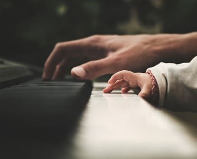 新生児への音楽の影響