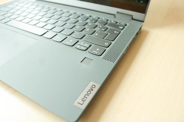 Lenovo Ideapad Flex 550i 14型の指紋センサー