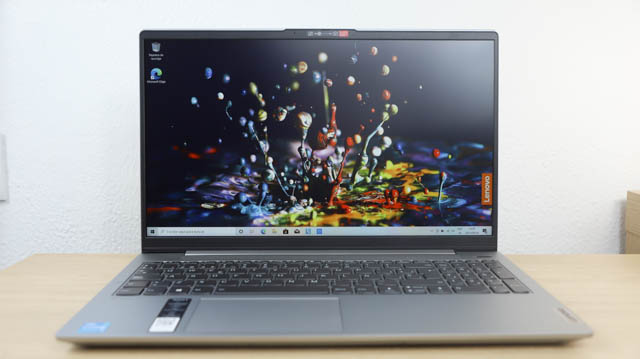 Lenovo IdeaPad Slim 550i 15.6　正面