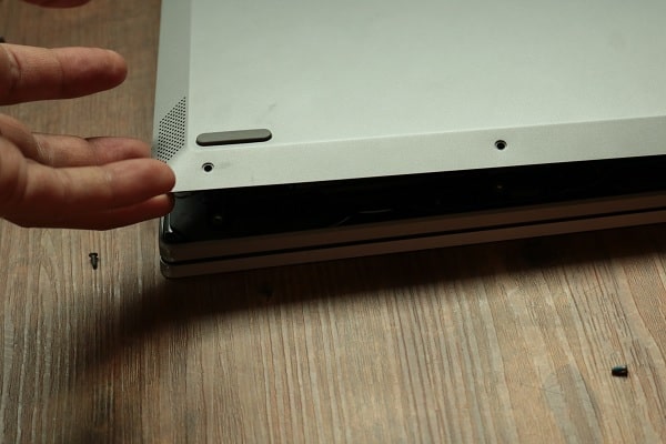 Lenovo ideapad s540メモリ交換方法・背面カバーの外し方