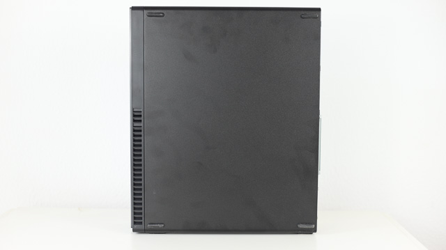 Lenovo ThinkCentre M70s Small 左側面