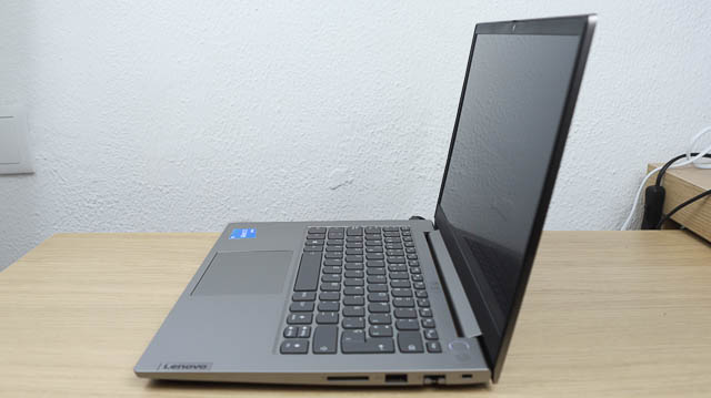 Lenovo Thinkbook 14 Gen 2 Intel 横から