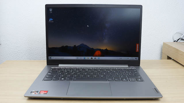 Lenovo Thinkbook 14 Gen 2 AMD　正面から