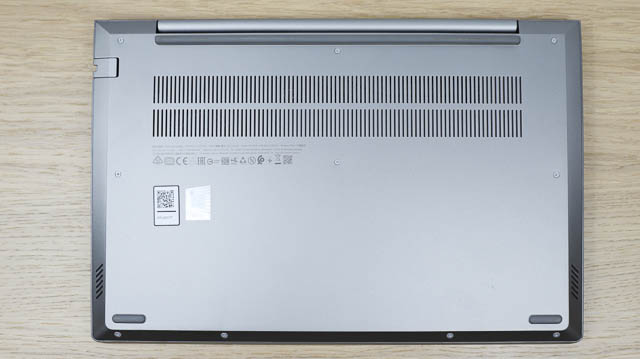 Lenovo Thinkbook 14 Gen 2 AMD 底面