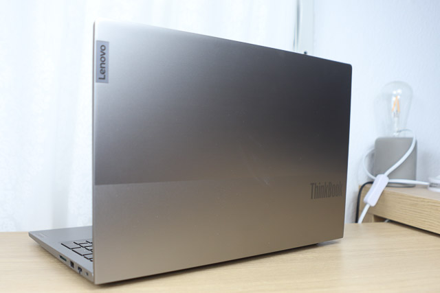 Lenovo ThinkBook 15 Gen 2　背面