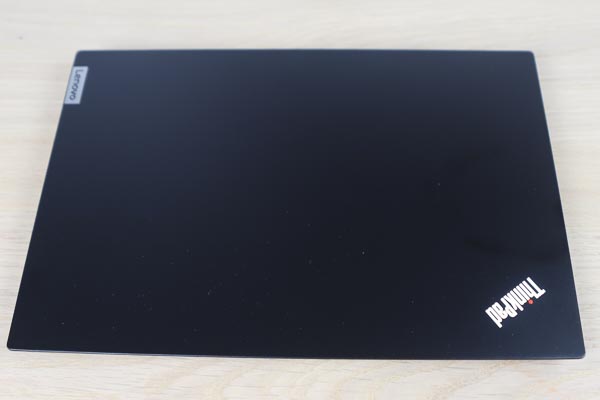 Lenovo ThinkPad E14 Gen 2　天板