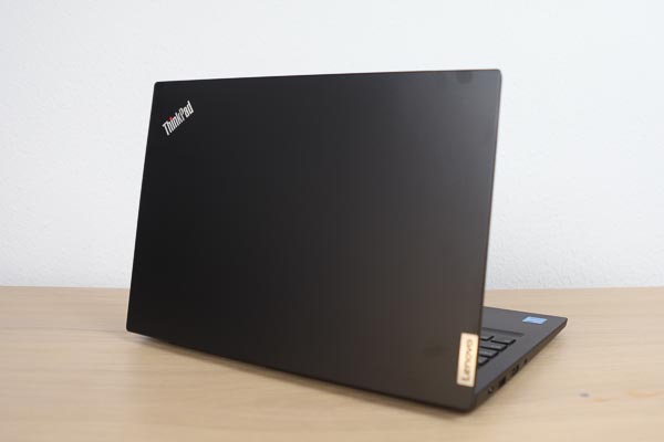 Lenovo ThinkPad E14 Gen 2　背面