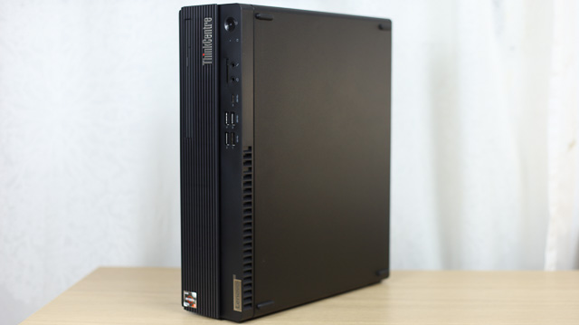 ThinkCentre M75s Small Gen2　右斜め前から