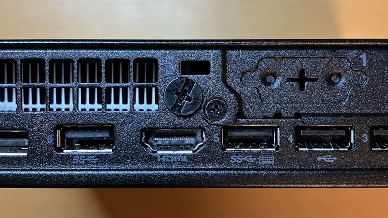 Lenovo ThinkCentre M75q Tiny Gen 2 筐体を開けるねじ