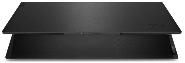 Lenovo Yoga Slim 950iの外観　筐体前面にあるロゴ