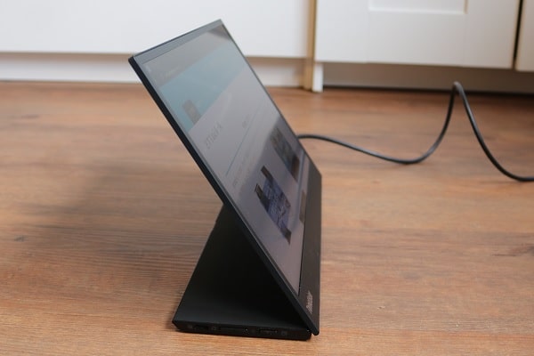 Lenovo ThinkVision M14の外観　側面