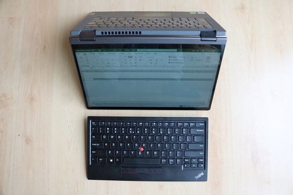 Lenovo IdeaPad Flex 550iにThinkPad トラックポイントキーボード2を接続