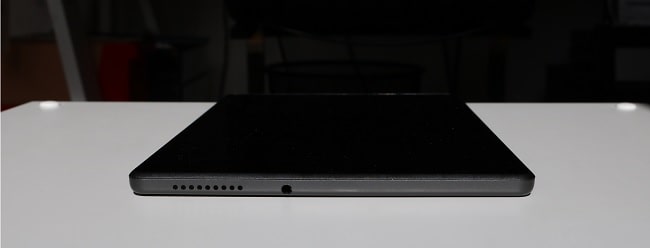 Lenovo Tab M10 HD (2nd Gen)の側面インターフェイス