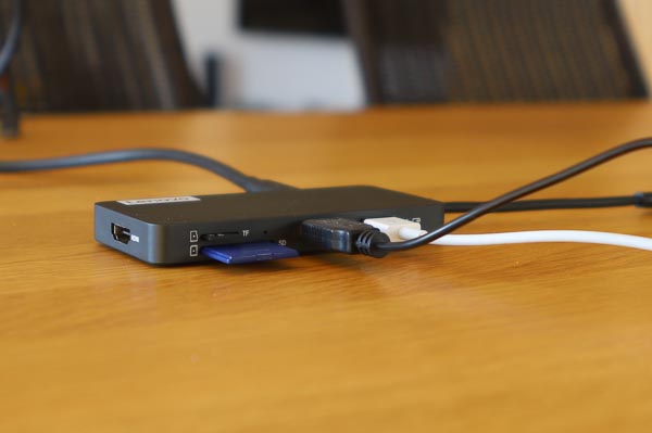 Lenovo USB Type-C 7-in-1 ハブ　使用例