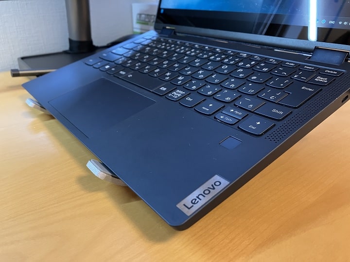 Lenovo Yoga 660をスタンドに載せて使う