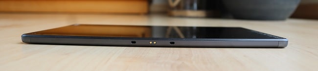 Lenovo tab M10 FHD Plus Gen 2の左側面インターフェイス