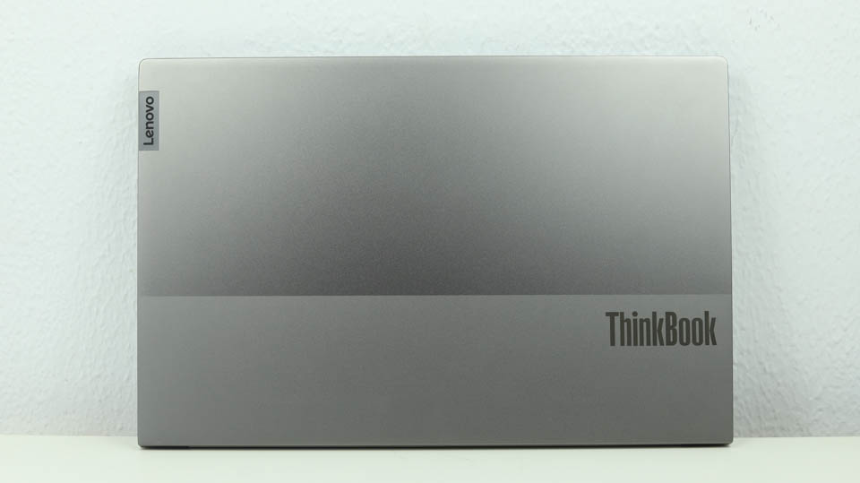 Lenovo ThinkBook 15 Gen 3の天板