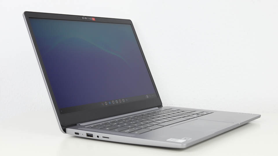 IdeaPad Slim 360 Chromebook 左斜め前から