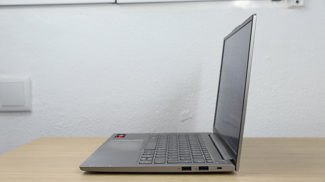 Lenovo thinkbook 13s Gen 3 側面