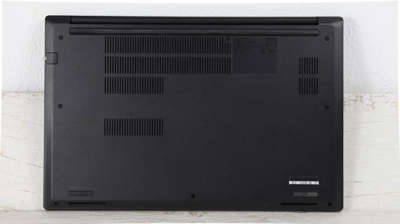 Lenovo ThinkPad E15 Gen 3 底面カバー