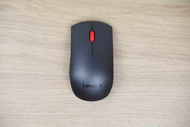Lenovo プロフェッショナル ワイヤレス レーザーマウス　正面