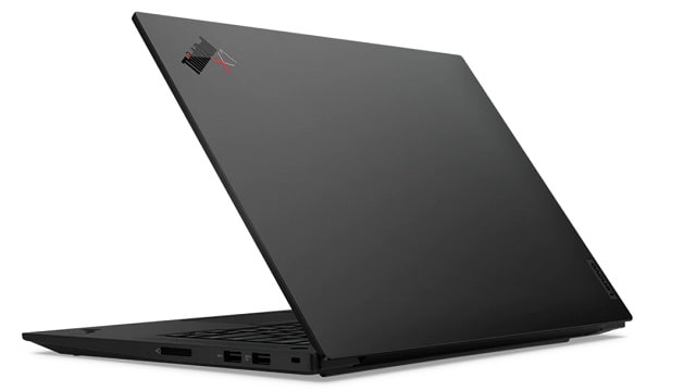 Lenovo ThinkPad X1 Extreme Gen 4　背面から