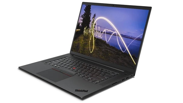 Lenovo ThinkPad P1 Gen 4 右斜め前から