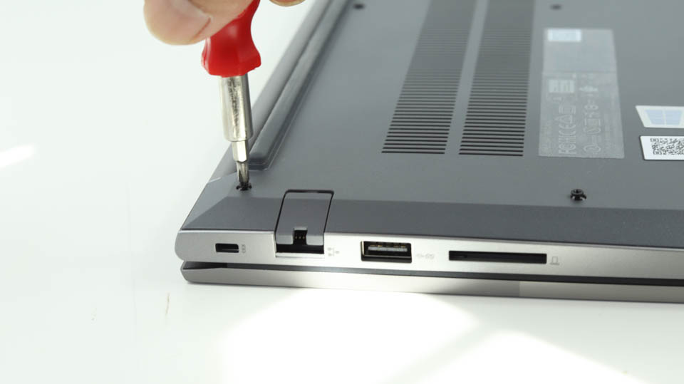 Lenovo thinkbook 15 gen 3の底面カバー取り外し方法