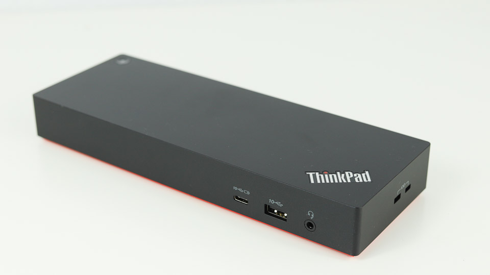 ThinkPad ユニバーサルThunderbolt 4 ドックの外観
