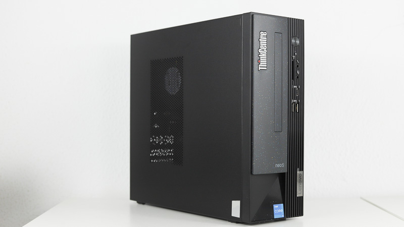 Lenovo ThinkCentre Neo 50s Small Gen 3 左斜め前から