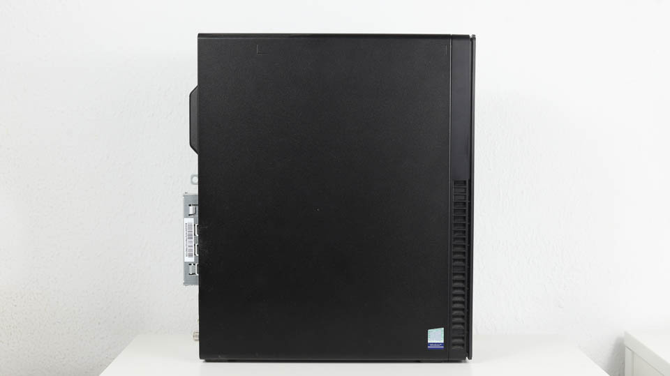 Lenovo ThinkCentre M70s Small Gen 3　筐体左側面