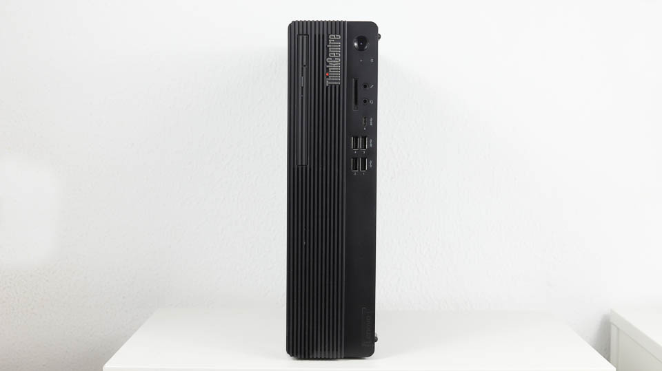 Lenovo ThinkCentre M70s Small Gen 3　縦置きの正面