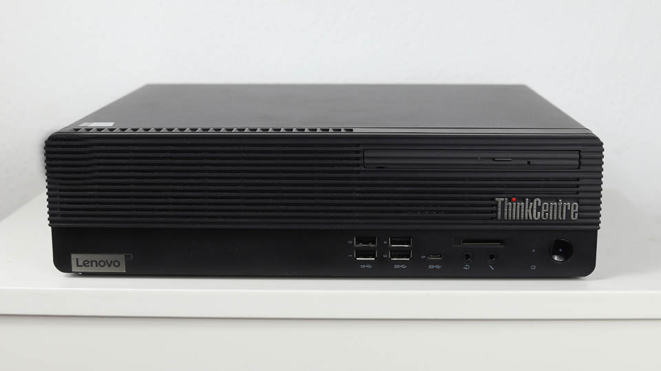 Lenovo ThinkCentre M70s Small Gen 3　正面