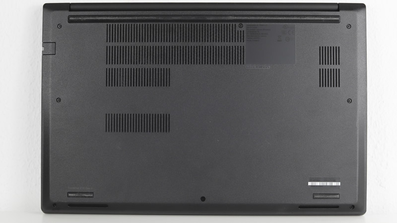Lenovo ThinkPad E15 Gen 4(AMD) 底面