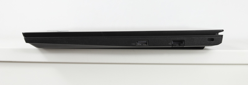 Lenovo ThinkPad E15 Gen 4(AMD) 厚さ