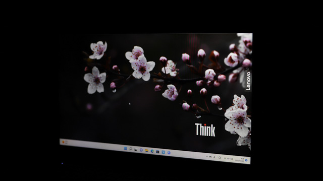 Lenovo ThinkPad E15 Gen 4の視野角チェック　ななめ