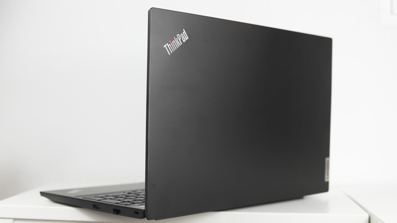 Lenovo ThinkPad E15 Gen 4 背面