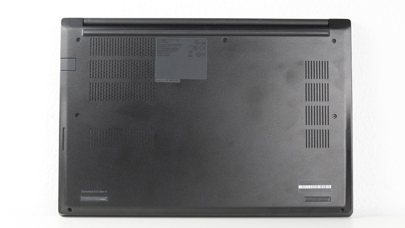 Lenovo ThinkPad E14 Gen 4(AMD)の底面