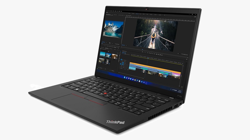 Lenovo ThinkPad P14s Gen 3 右斜め前から