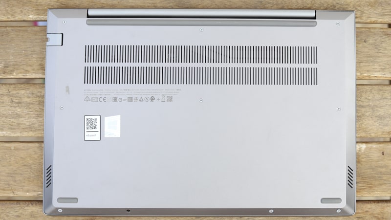 Lenovo ThinkBook 14 Gen 4 底面