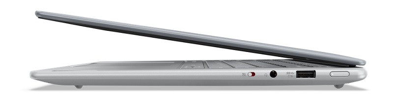 Lenovo Yoga Slim 770i ProX 14.5型　側面