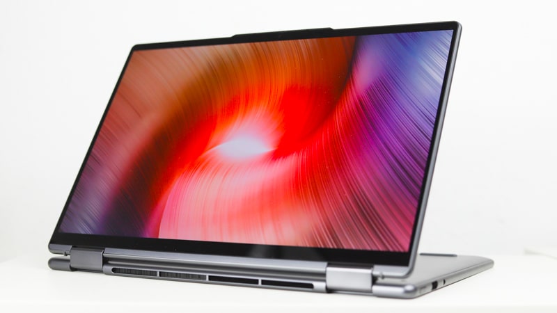 Lenovo Yoga 770i スタンドモード