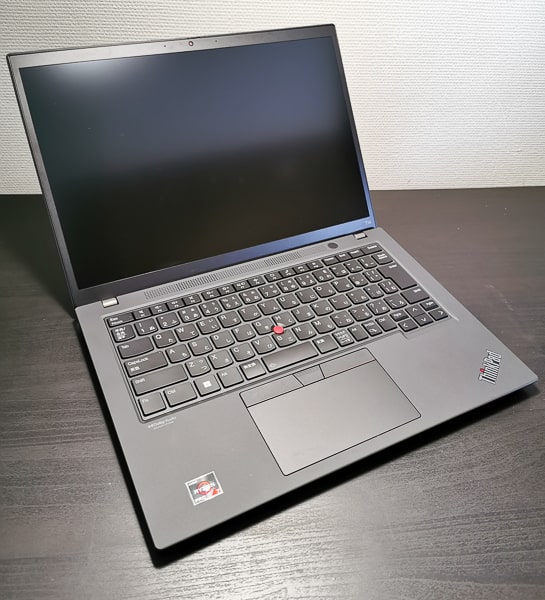 ThinkPad T14 Gen 3 AMD 左斜め前から