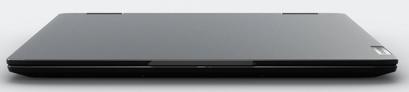 Lenovo IdeaPad Gaming 370iの筐体 閉じた状態