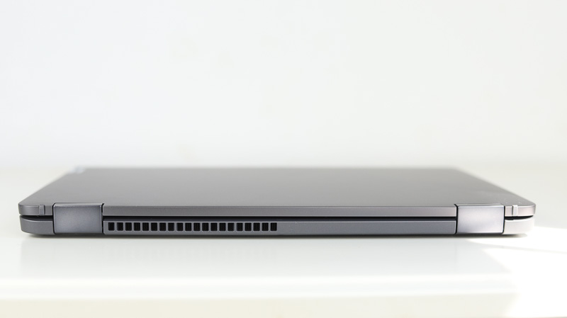 Lenovo IdeaPad Flex 570 14 AMD 排気口