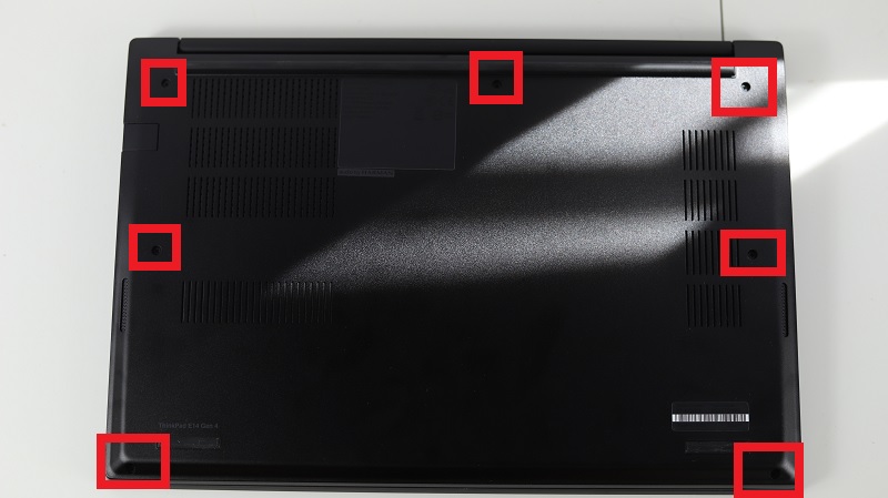Lenovo ThinkPad E14 Gen 4 底面カバーの取り外し方法