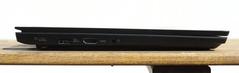 Lenovo thinkpad E14 Gen 4 左側面インターフェイス