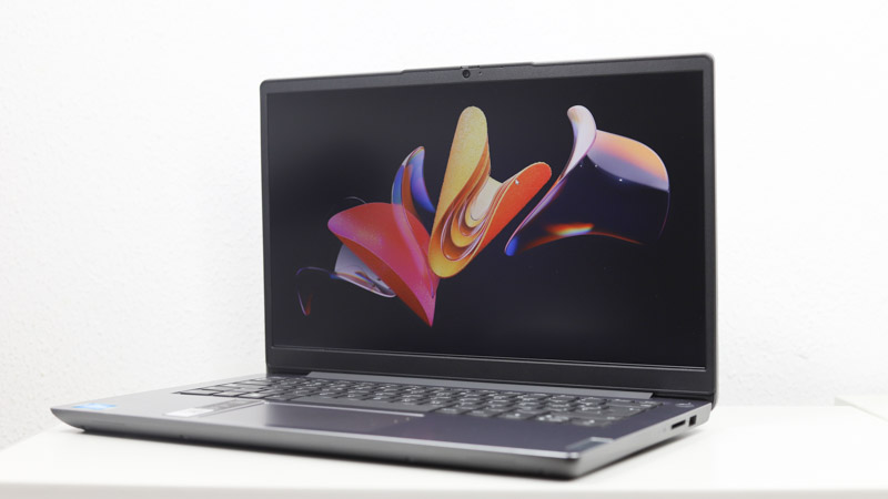 Lenovo IdeaPad Slim 370i 14 Intelのディスプレイ