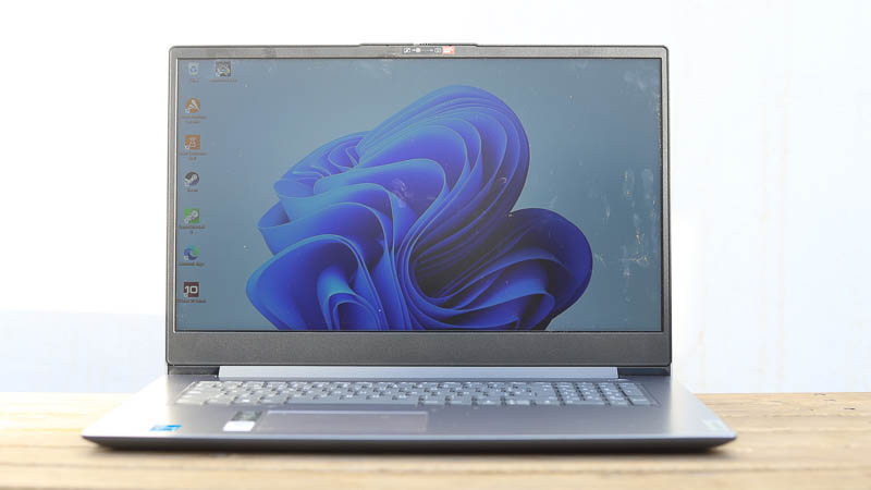 Lenovo IdeaPad Slim 370i 17 正面