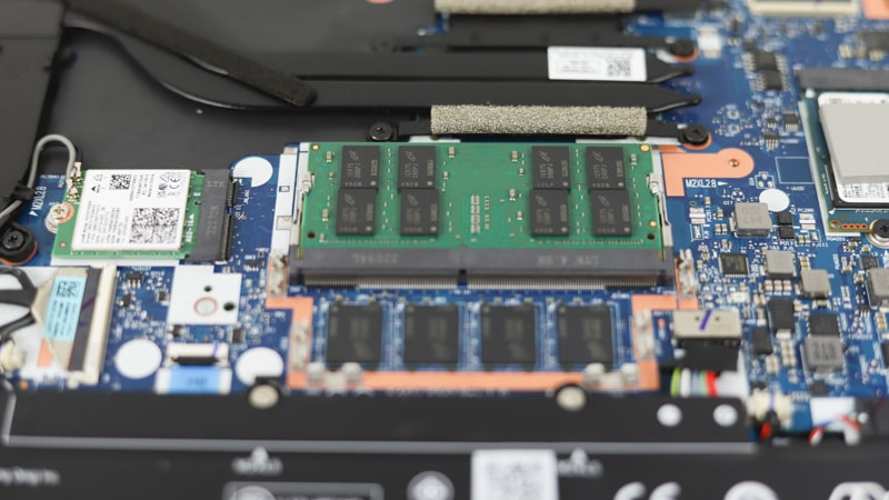 Lenovo ThinkPad E14 Gen 4 メモリ増設方法